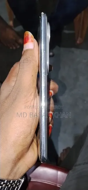 ভিভো টি৪আর ২৫৬ জিবি হোয়াইট
