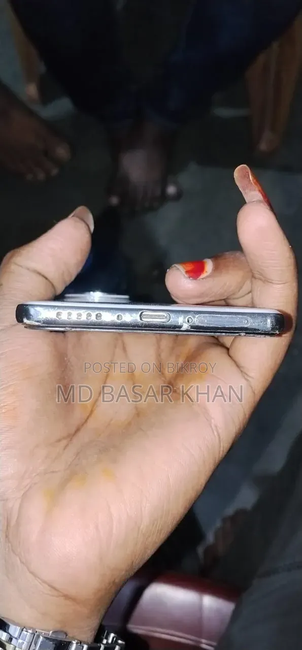 ভিভো টি৪আর ২৫৬ জিবি হোয়াইট