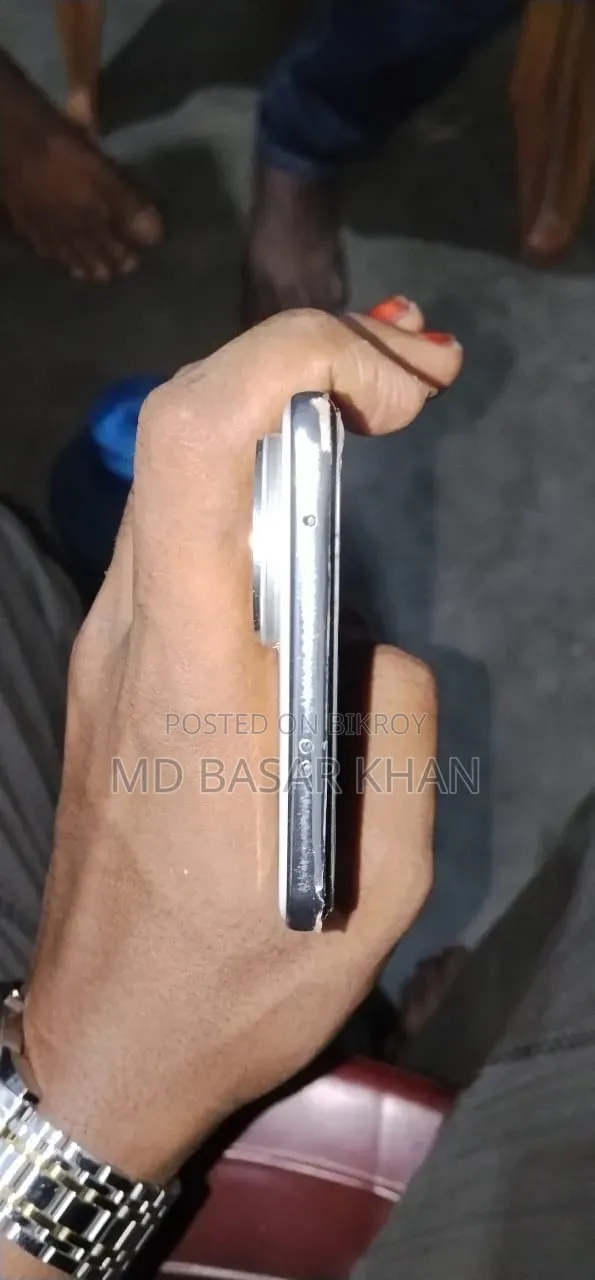 ভিভো টি৪আর ২৫৬ জিবি হোয়াইট