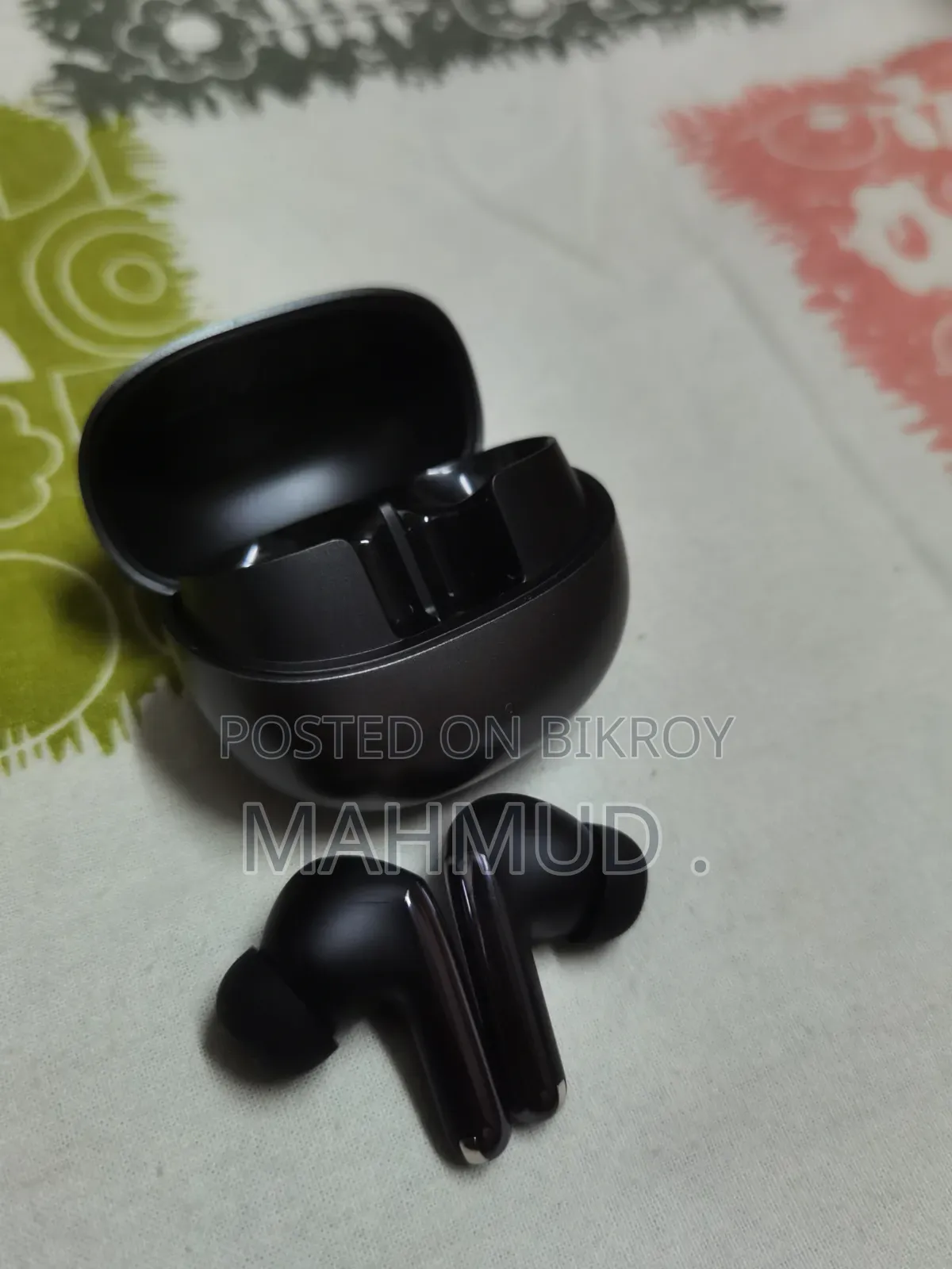 Qcy Earbuds on Sell, Used Only for 1week