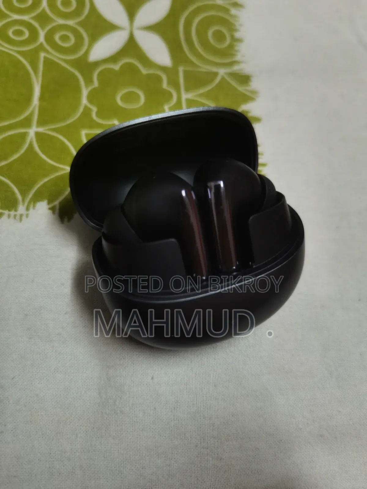 Qcy Earbuds on Sell, Used Only for 1week