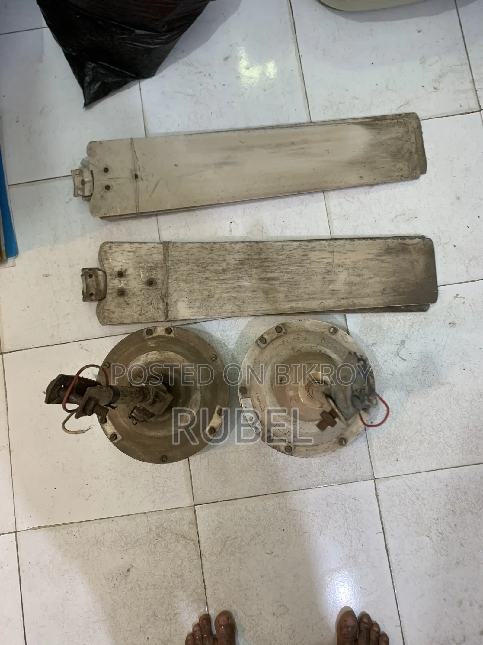 ২টি ফ্যান বিক্রি হবে