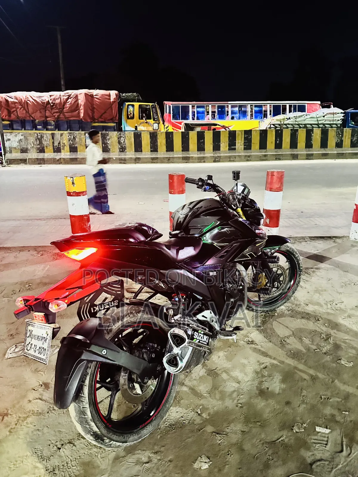 নতুন সুজুকি জিক্সার ২০২৩ ব্ল্যাক