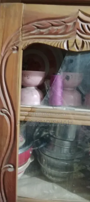 ঘরের আসবাবপত্র