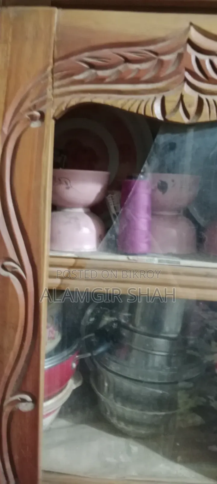 ঘরের আসবাবপত্র
