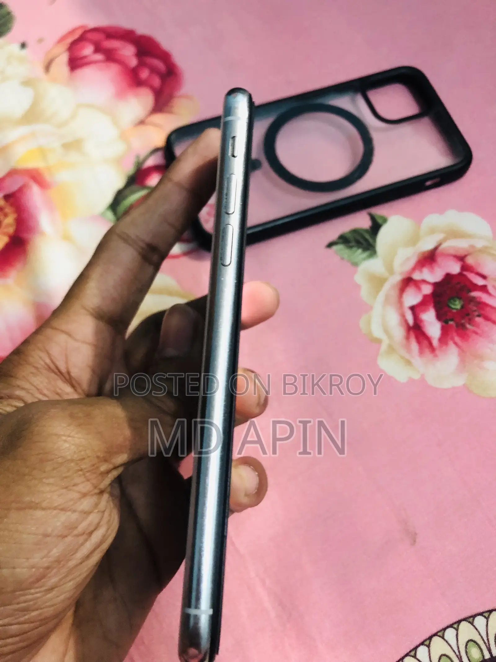 অ্যাপল আইফোন এক্স ২৫৬ জিবি হোয়াইট