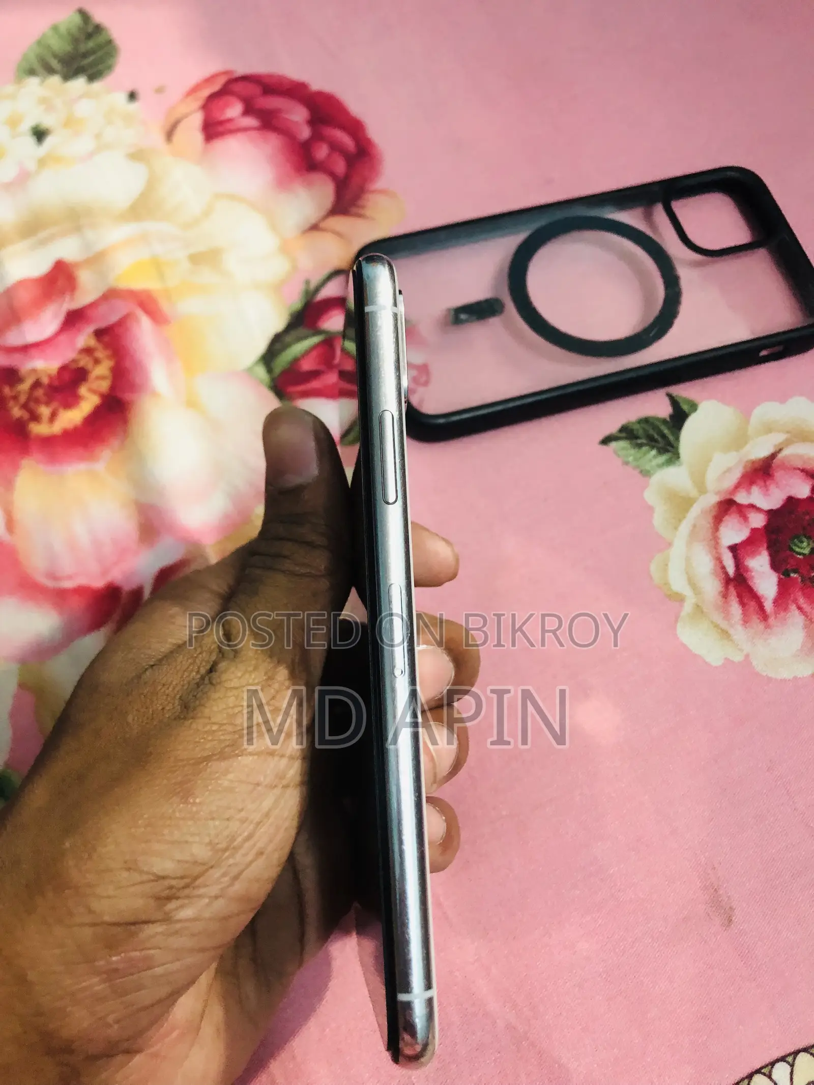 অ্যাপল আইফোন এক্স ২৫৬ জিবি হোয়াইট