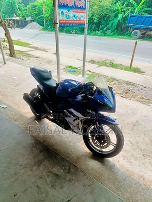 ইয়ামাহা ২০১৮ নীল