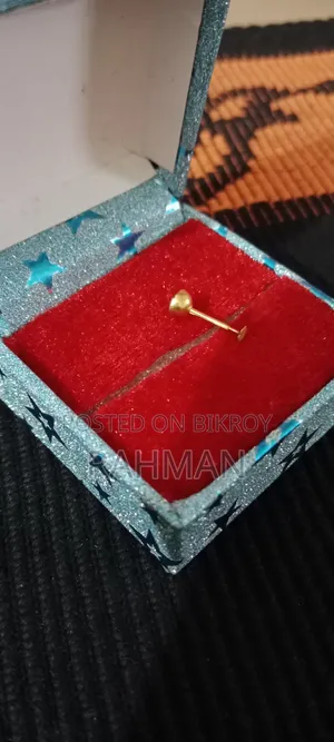 Gold Nose Pin