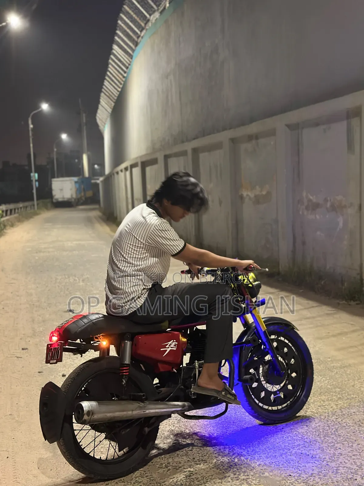 Honda CB 2002 Red