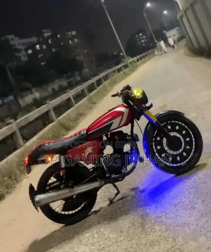 Honda CB 2002 Red