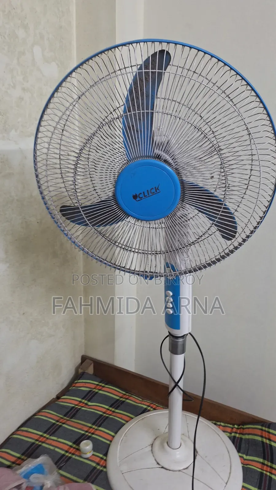 ক্লিক ফ্যান। দাম-২৩০০ 
১ বছর ব্যবহৃত।
১৮"