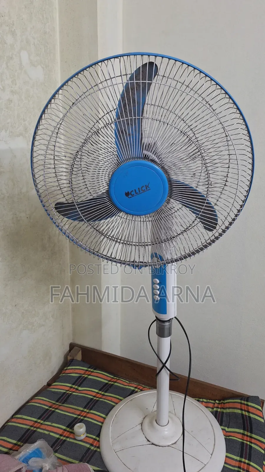 ক্লিক ফ্যান। দাম-২৩০০ 
১ বছর ব্যবহৃত।
১৮"