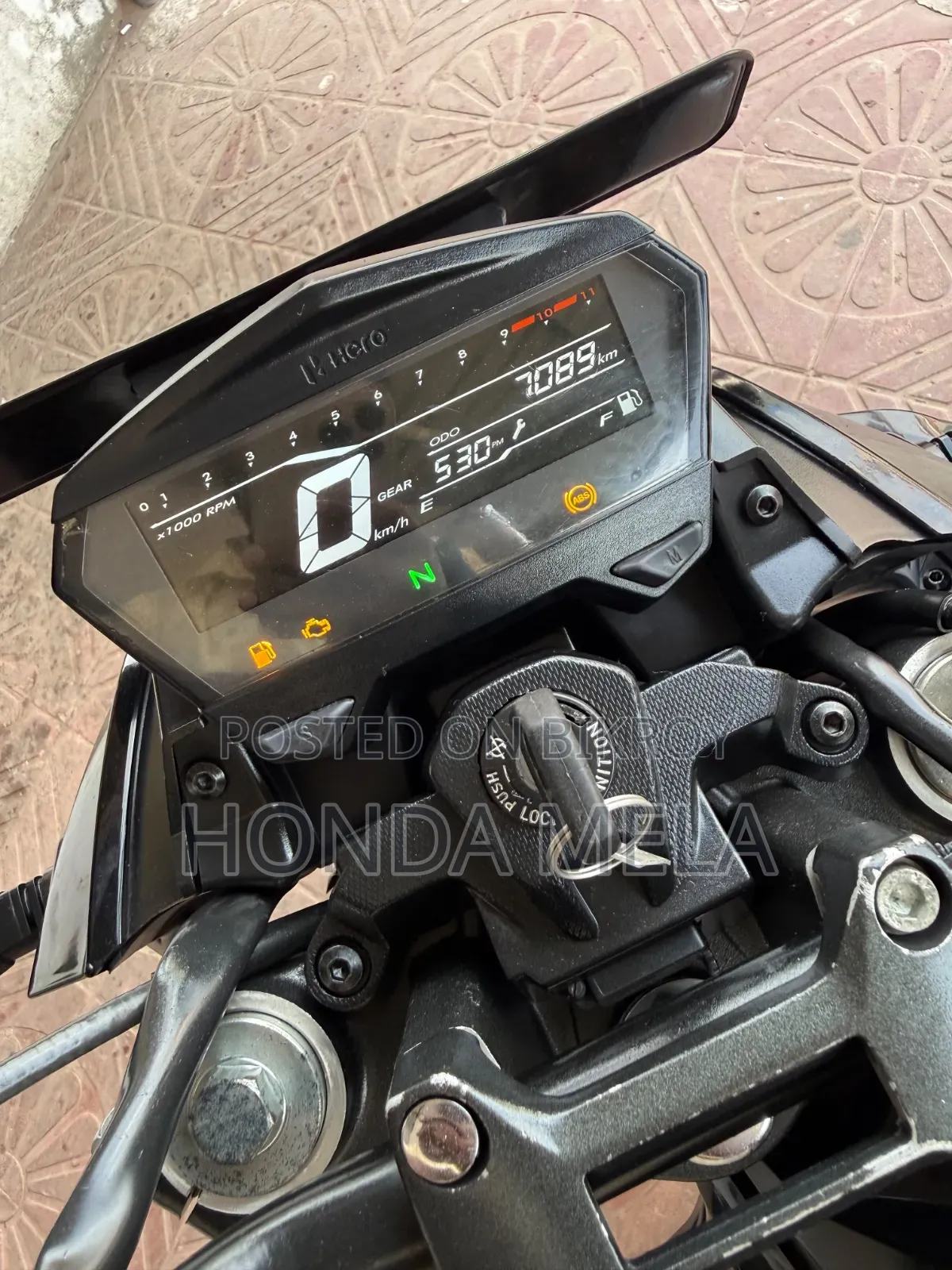 হিরো এক্সট্রিম ১২৫আর ২০২৫ ব্ল্যাক