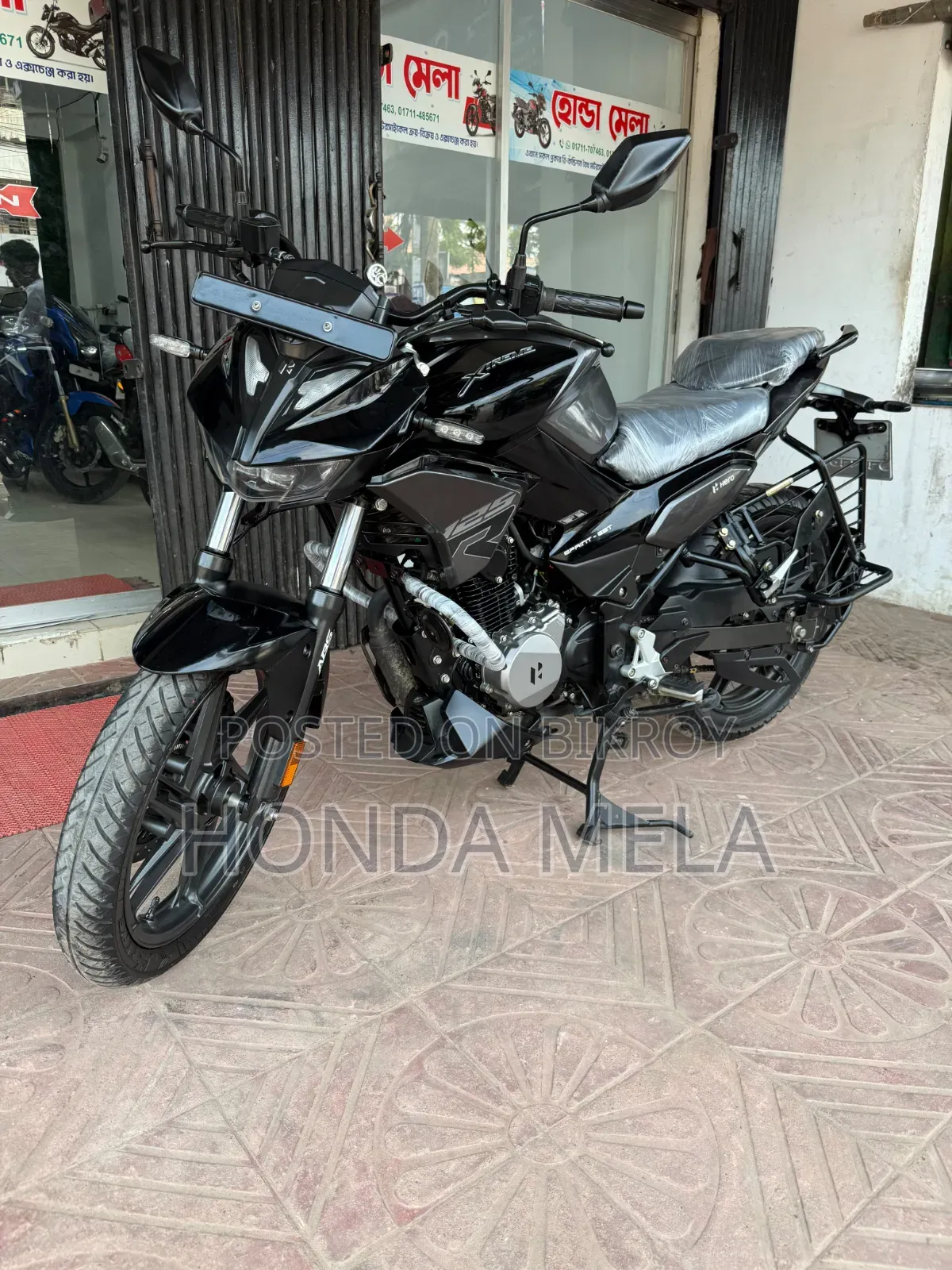 হিরো এক্সট্রিম ১২৫আর ২০২৫ ব্ল্যাক