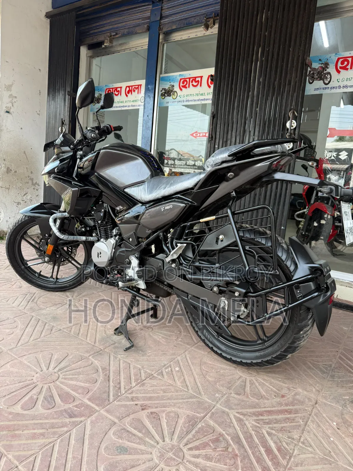 হিরো এক্সট্রিম ১২৫আর ২০২৫ ব্ল্যাক