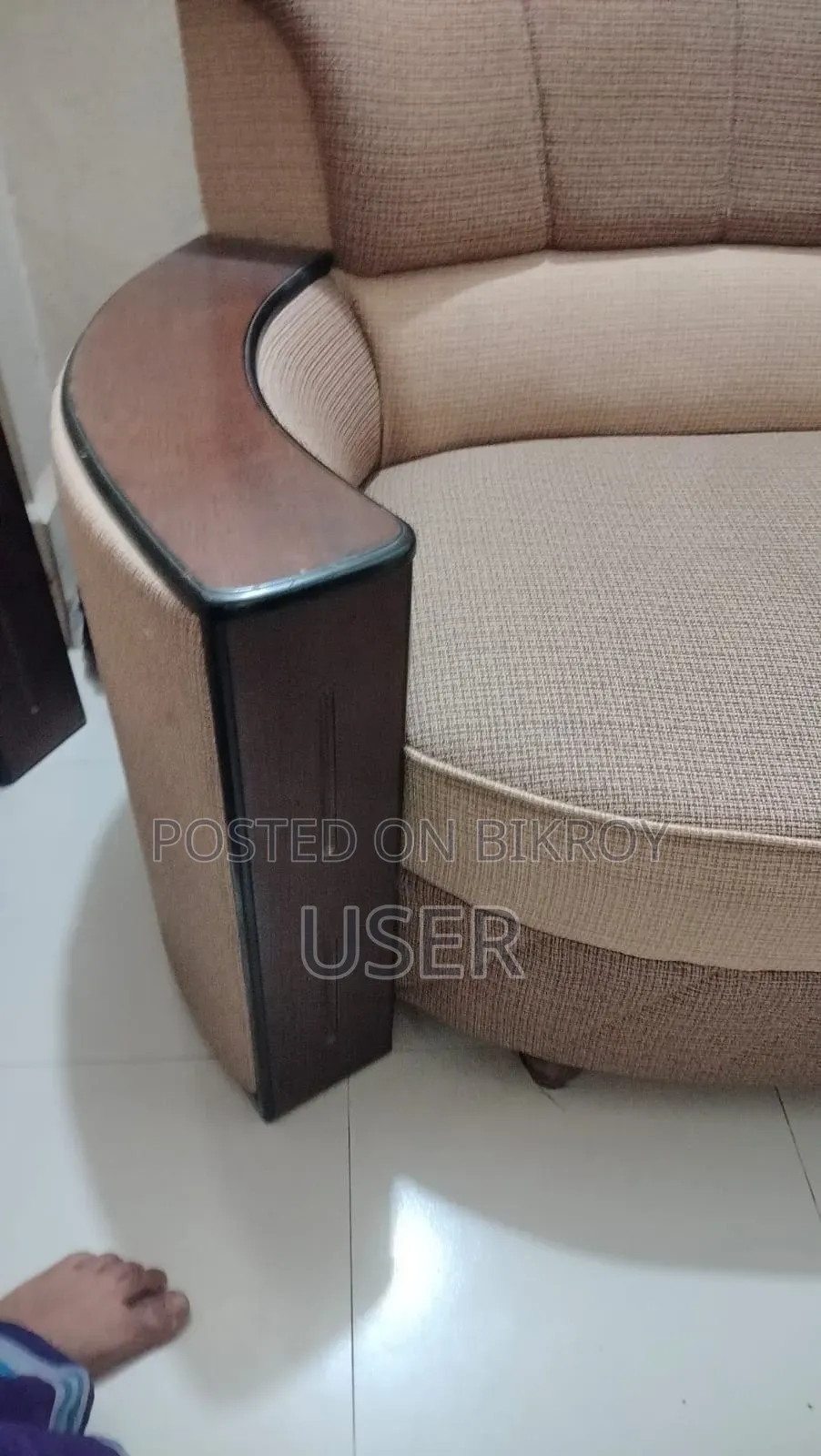 লিভিং রুমের জন্য সোফা সেট
