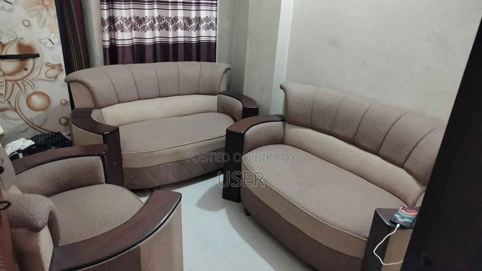 লিভিং রুমের জন্য সোফা সেট