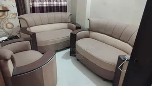 লিভিং রুমের জন্য সোফা সেট