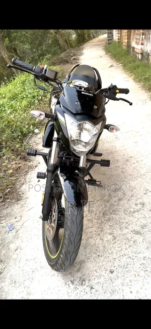 নতুন সুজুকি জিক্সার ২০২৬ কালো