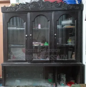 3 Door Showcase