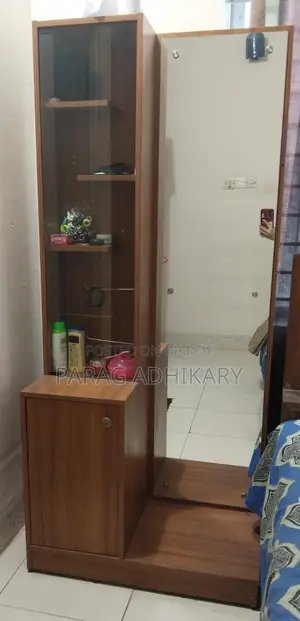 Original OTOBI Showcase for Sale – Excellent Condition!