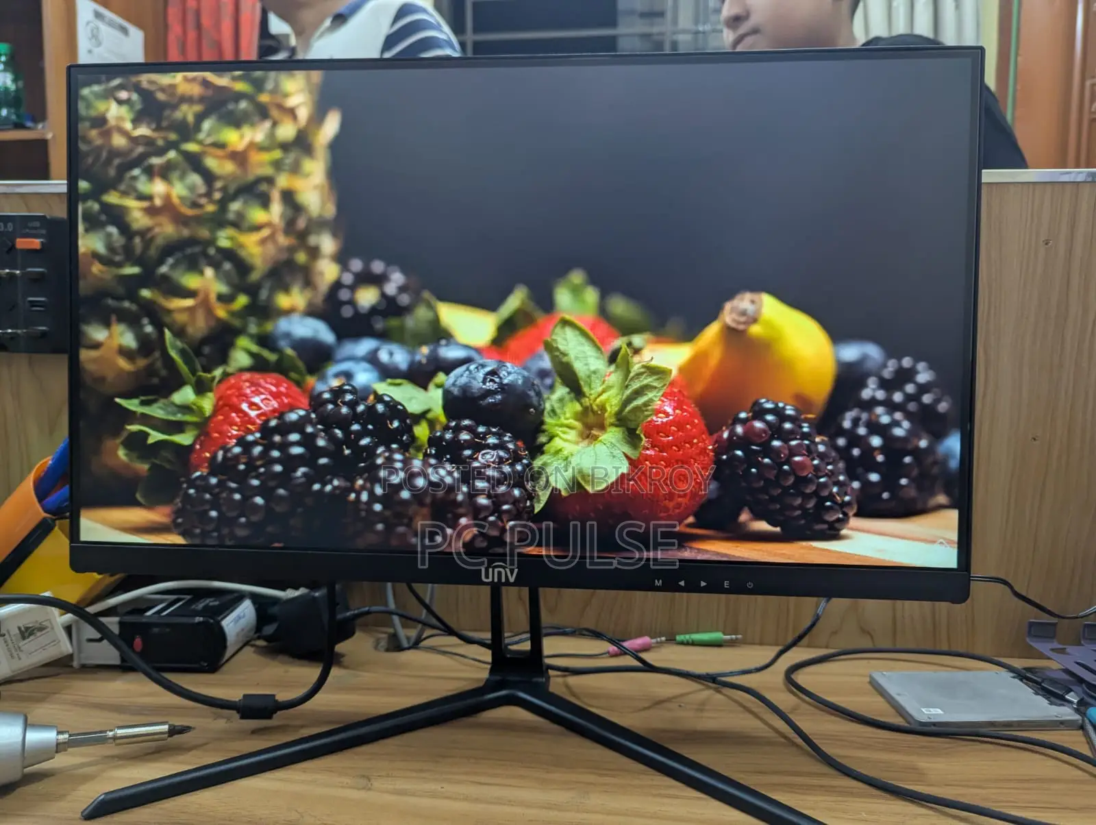 *Unv 22” Ips Led Monitor