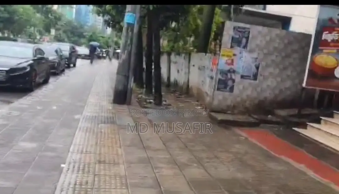 গুলশান মডেল টাউনে স্বপ্নের প্লট