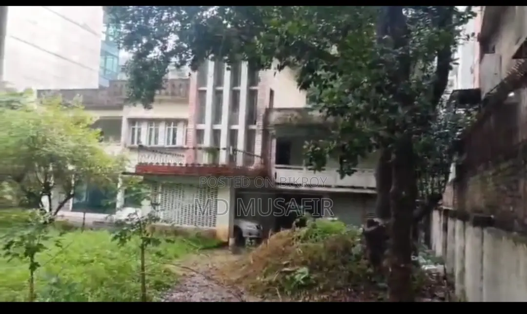 গুলশান মডেল টাউনে স্বপ্নের প্লট