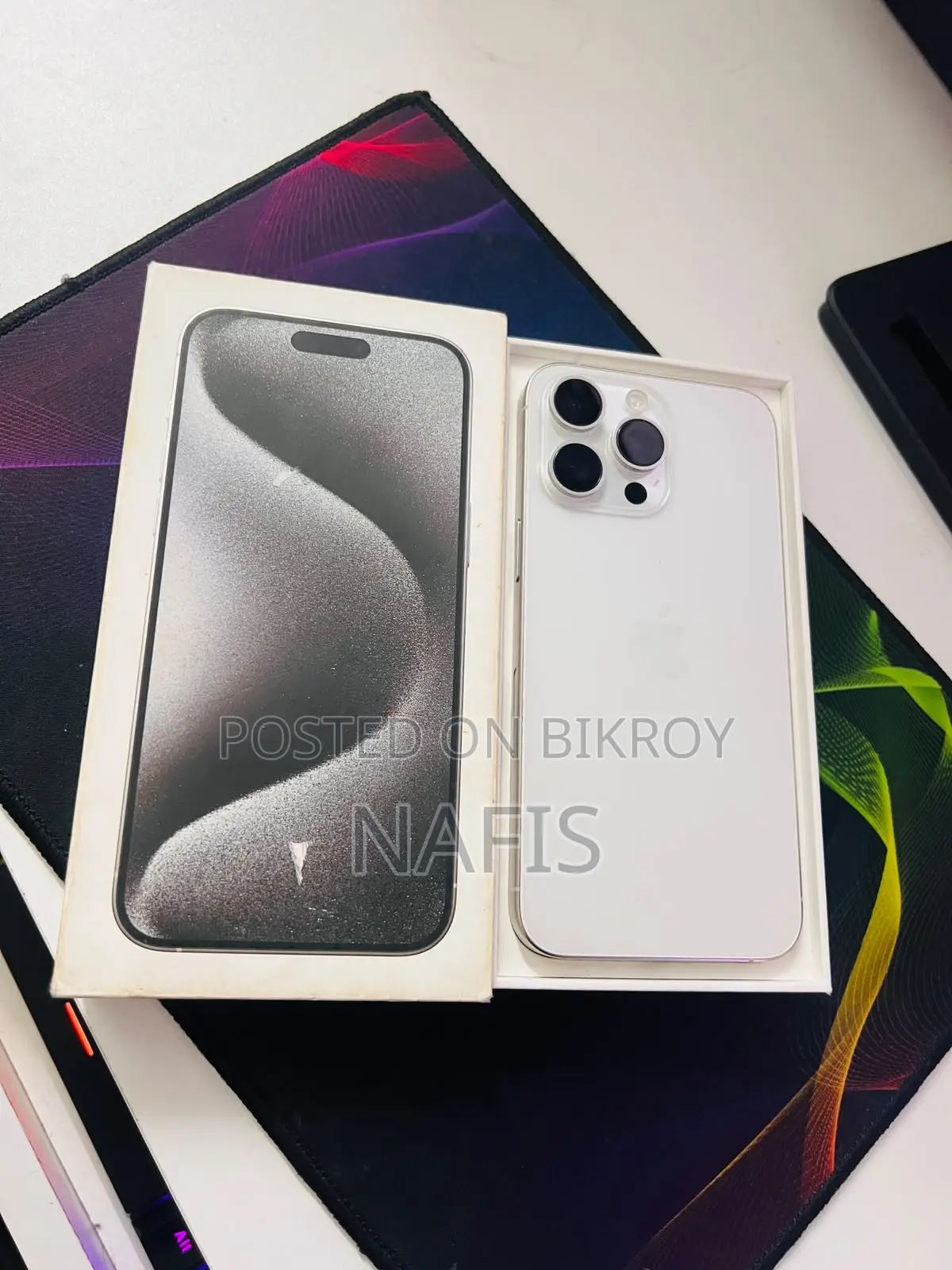 অ্যাপল আইফোন ১৫ প্রো ম্যাক্স ২৫৬ জিবি হোয়াইট