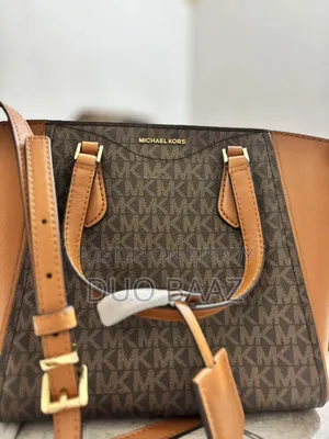 টাইটেল: মাইকেল কর্স লেডিস হ্যান্ডব্যাগ 👜
