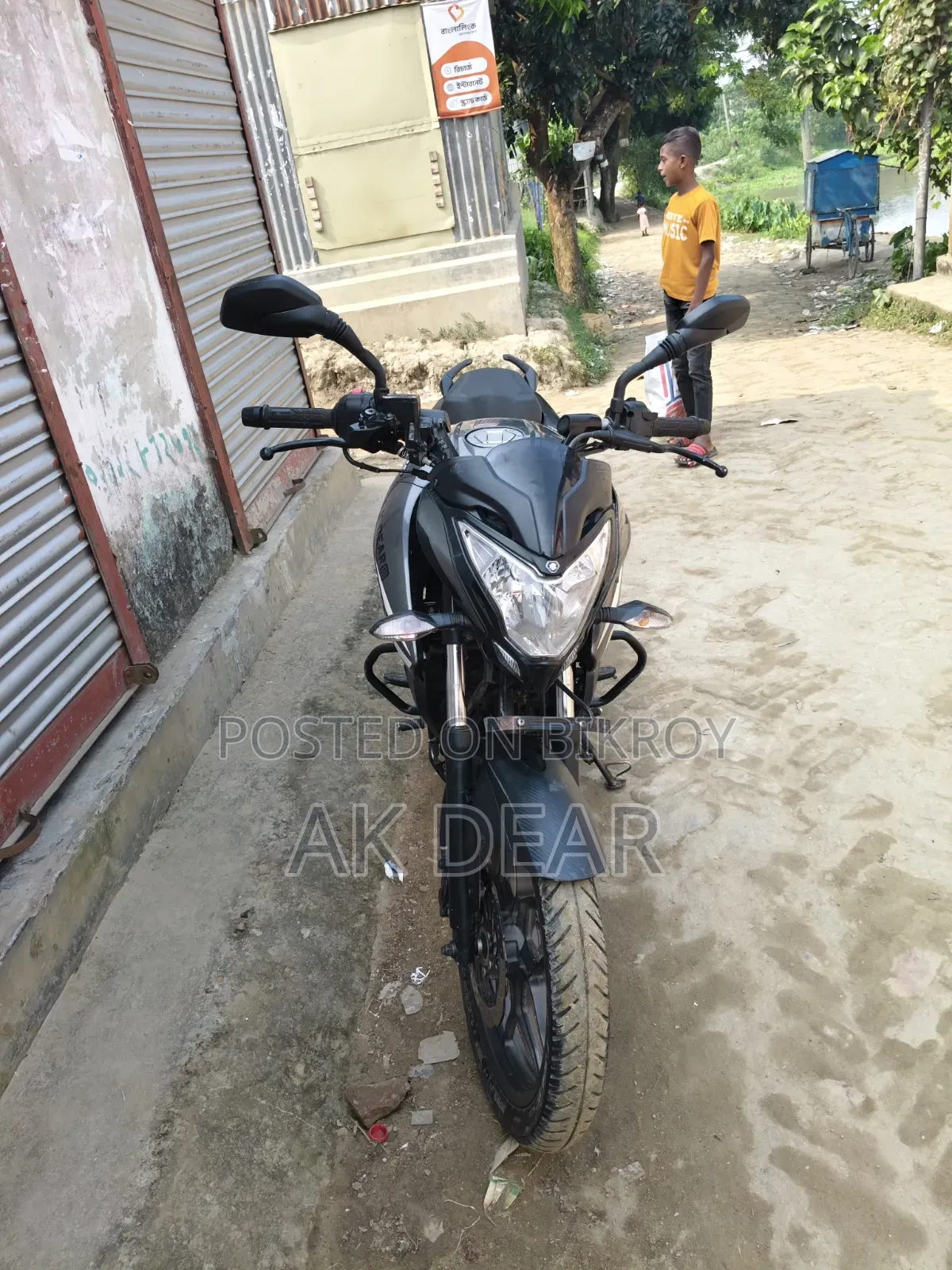 বাজাজ পালসার এনএস১২৫ ২০২৫ ব্ল্যাক