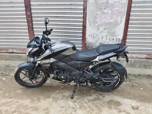 বাজাজ পালসার এনএস১২৫ ২০২৫ ব্ল্যাক
