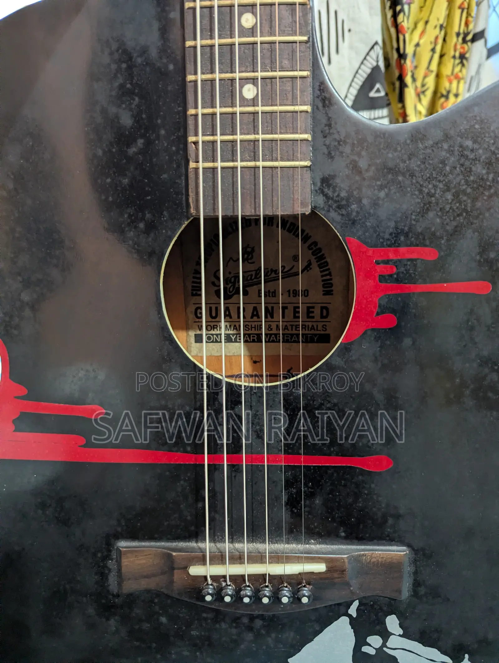Signature Gogos Guitar for Urgent Sale