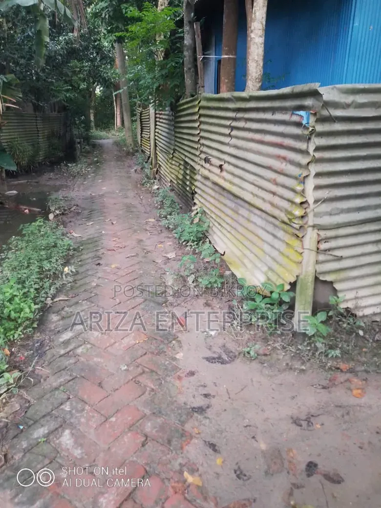 3-Bedroom House in Chaturbhuj, Dighalia for sale