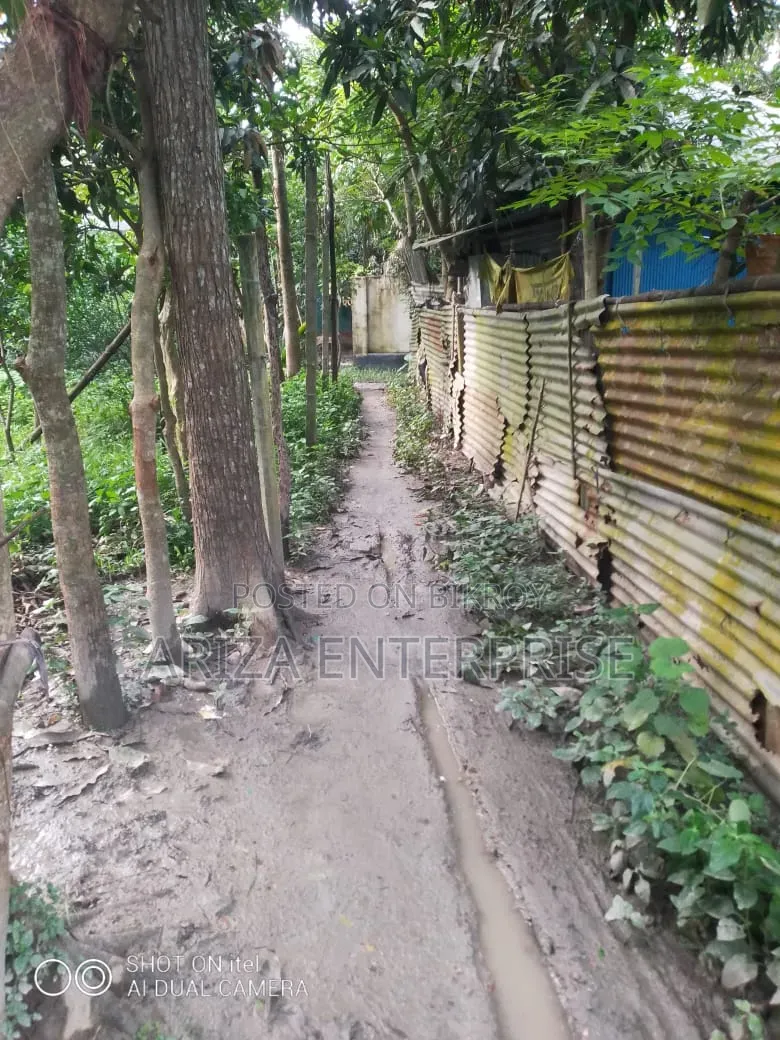 3-Bedroom House in Chaturbhuj, Dighalia for sale