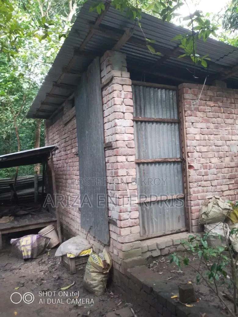 3-Bedroom House in Chaturbhuj, Dighalia for sale