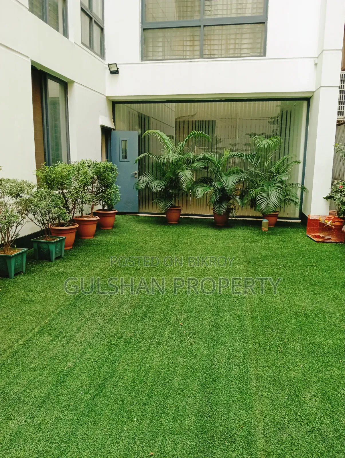 Furnished 3-bedroom Bedsitter in West Gulshan for rent
