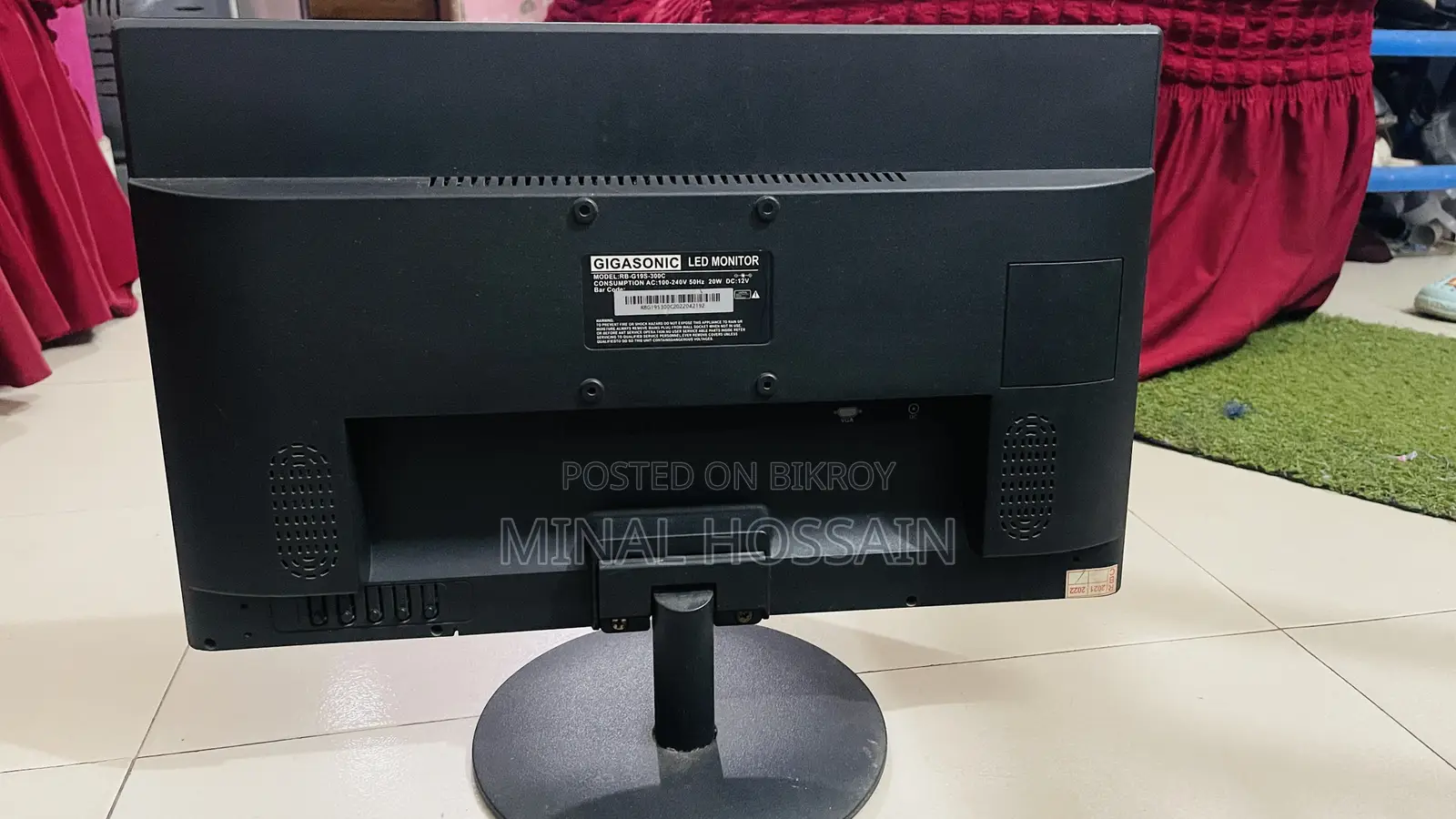 Gigasonic LED Monitor 17 inches (Display Damaged)