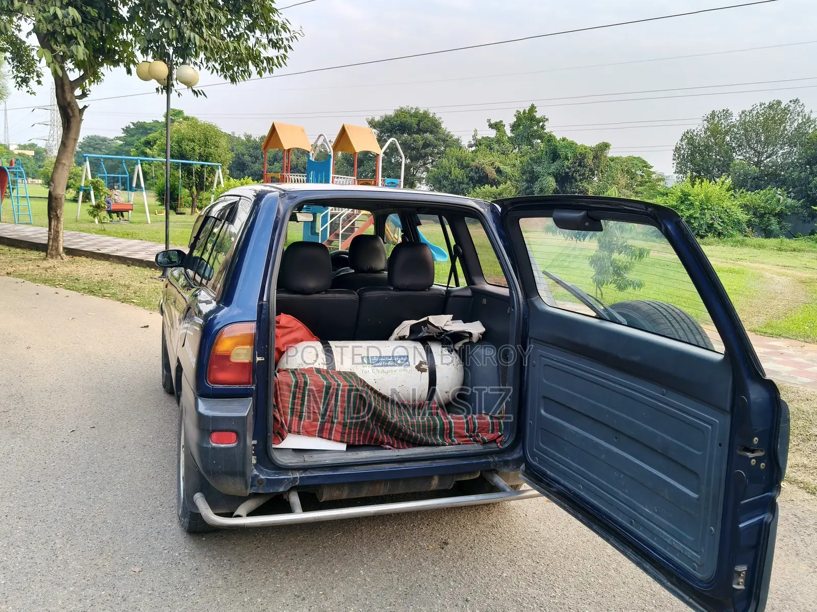 টয়োটা RAV4 ১৯৯৫ নীল