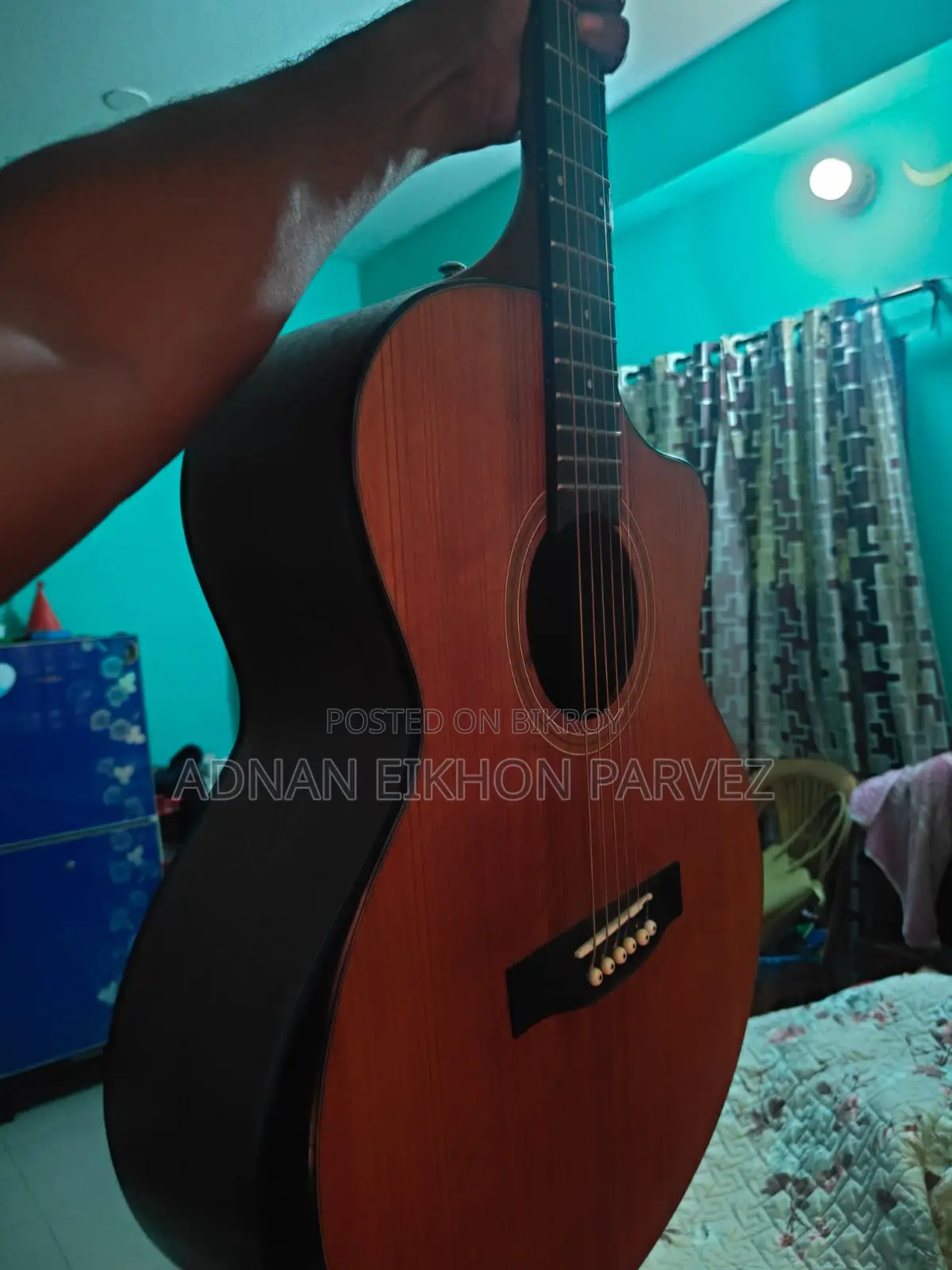 Tastye Guitar Fresh Condition