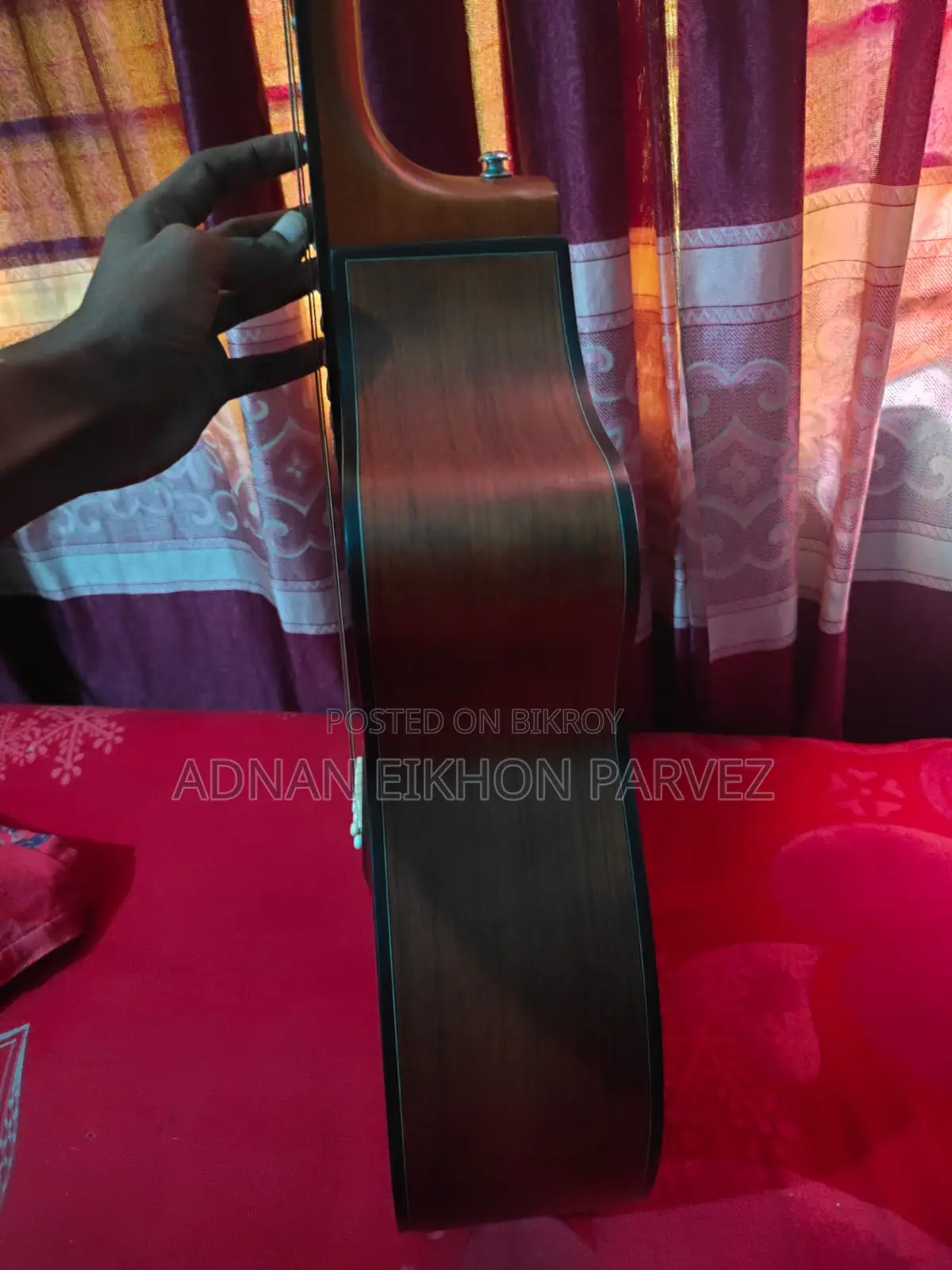 Tastye Guitar Fresh Condition