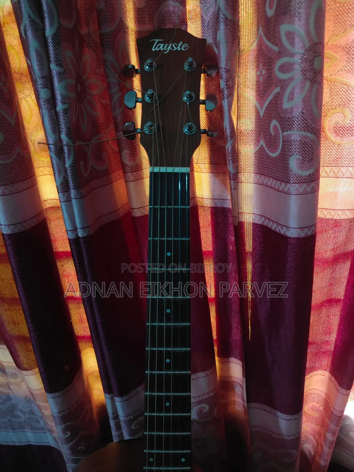 Tastye Guitar Fresh Condition