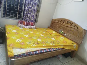 ৬/৭ ফিট সেমি বক্স সেগুন খাট জাজিম তশুক সহ সেল দিবো