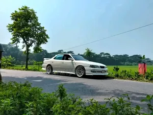 টয়োটা ভিস্তা ১৯৯৬ সাদা
