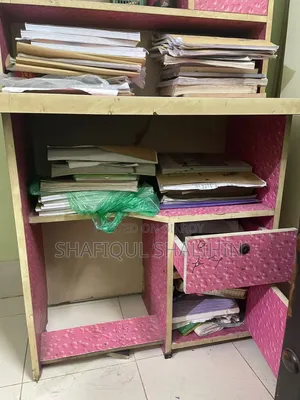 স্টাডি টেবিল