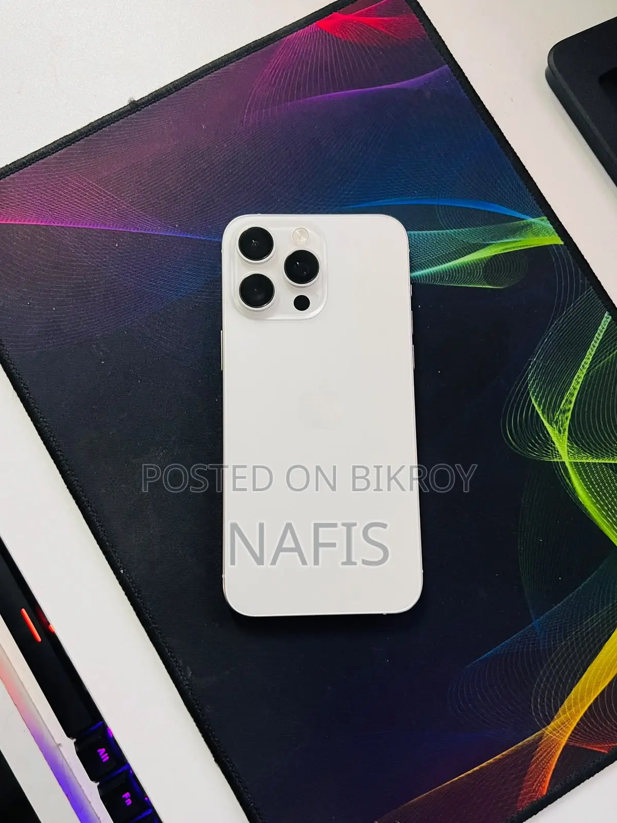 অ্যাপল আইফোন ১৫ প্রো ম্যাক্স ২৫৬ জিবি হোয়াইট
