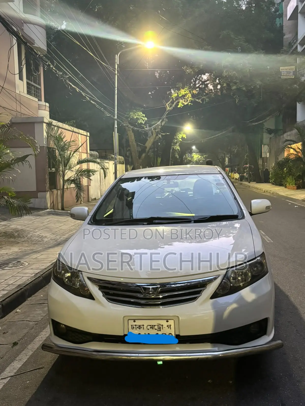 টয়োটা অ্যালিওন ২০১১ সাদা