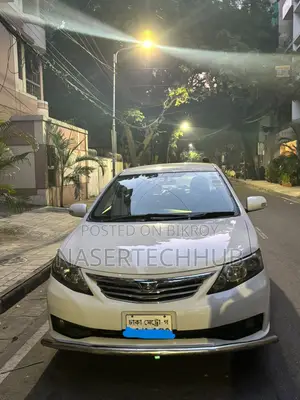 টয়োটা অ্যালিওন ২০১১ সাদা