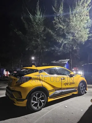 Toyota C-HR 2017 Yellow